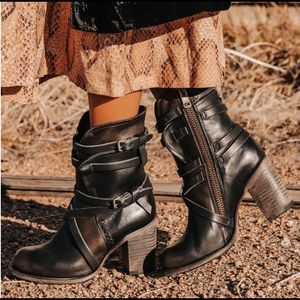 Free Bird Baker Boots, size  6.5